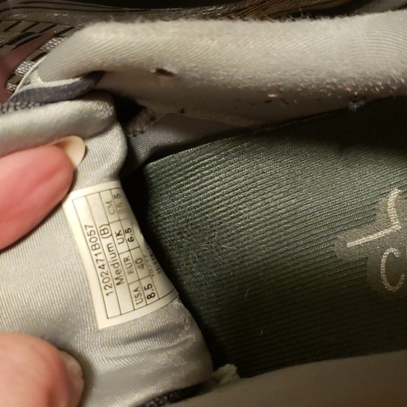 Brooks shoes - Picture 7 of 7